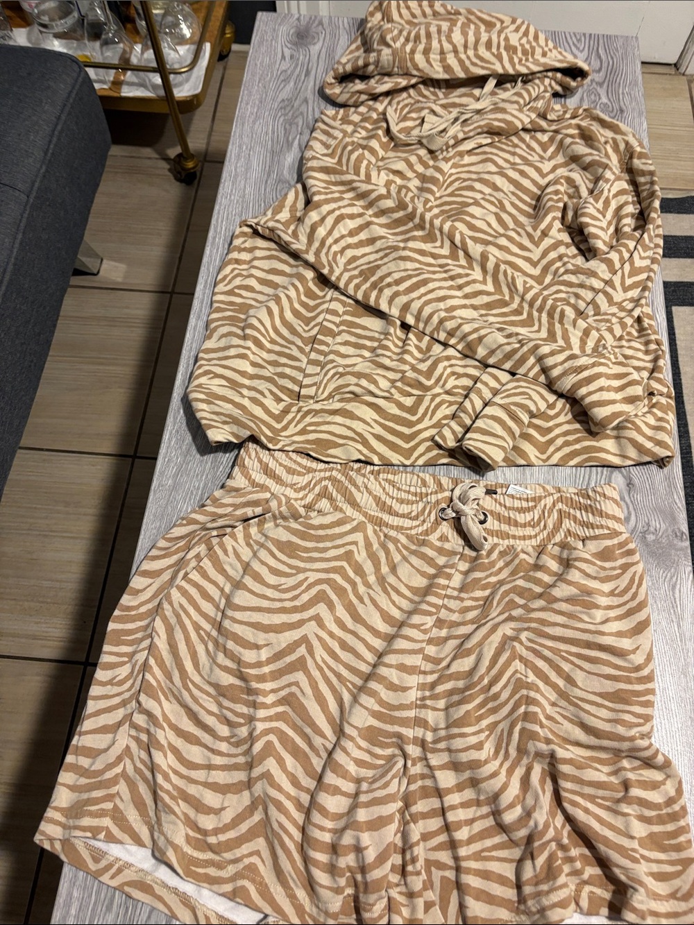 Banana Republic Beige & Cream Zebra-Print hooded short set